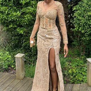 Elegant Lace Evening Gown